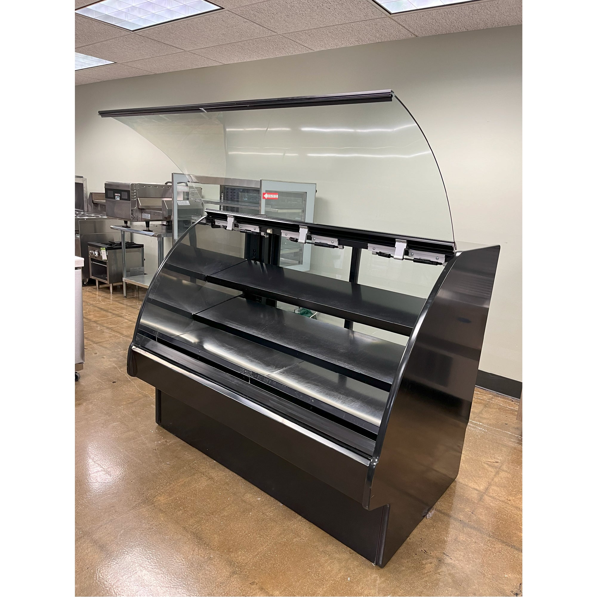 USED - Structural Concepts GMBS552D 60-5/8” Wide Curved Glass Non-Refrigerated (Dry) Bakery Display Case – Black Exterior Cabinet